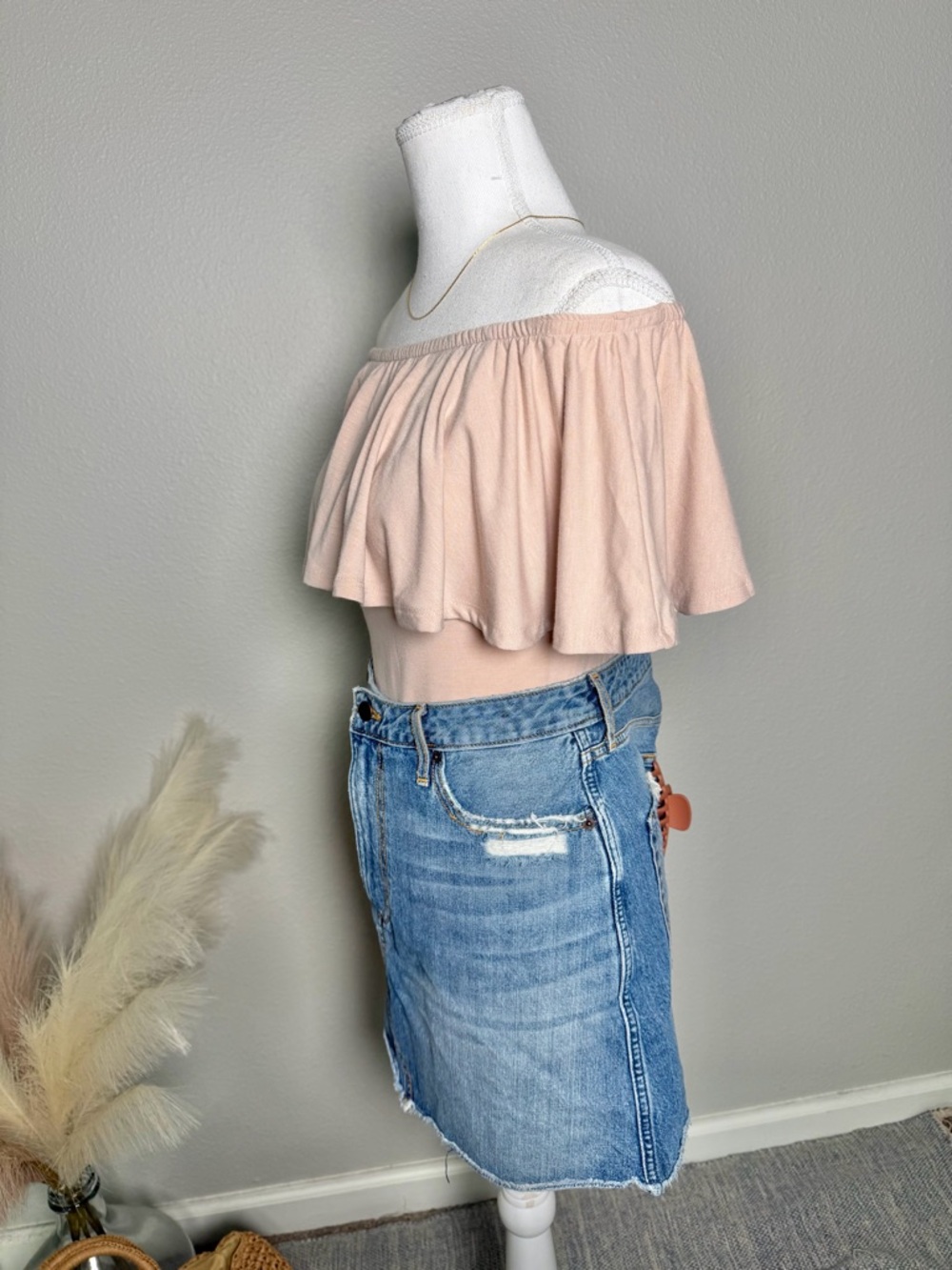 NWOT Zenana - Off-Shoulder Ruffle Bodysuit in Blush - Picture 13 of 15